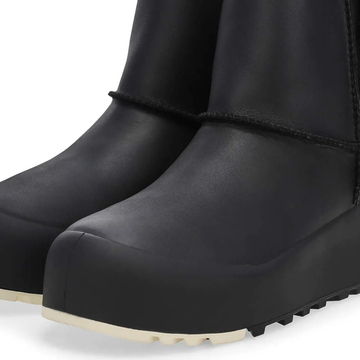 Classic Streetscape Leather Women